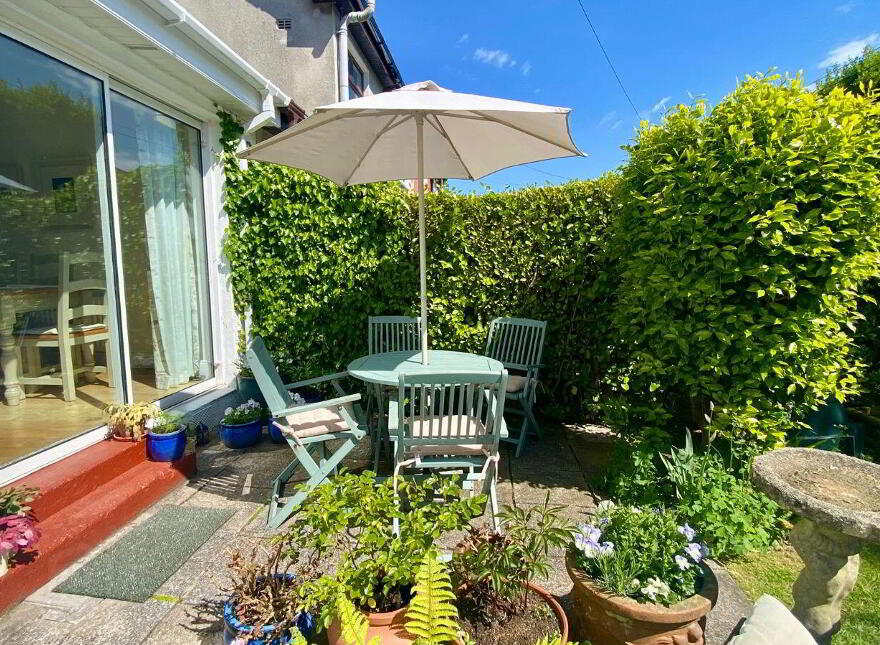 10 Inchvale Drive, Douglas, T12W3X6