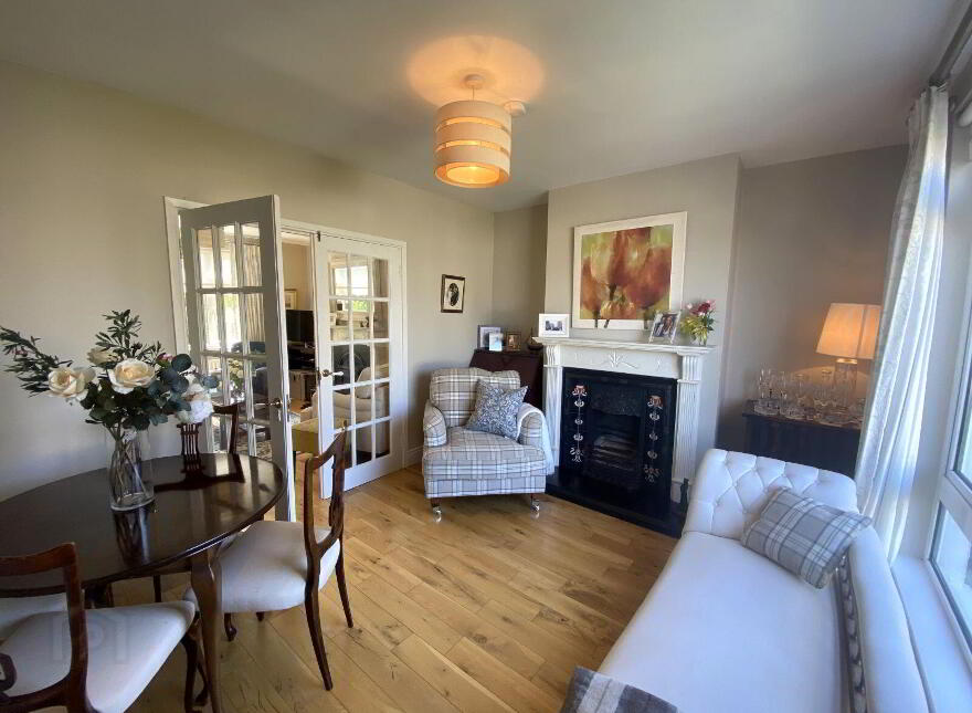 10 Inchvale Drive, Douglas, T12W3X6