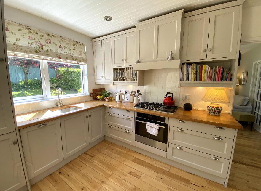 10 Inchvale Drive, Douglas, T12W3X6