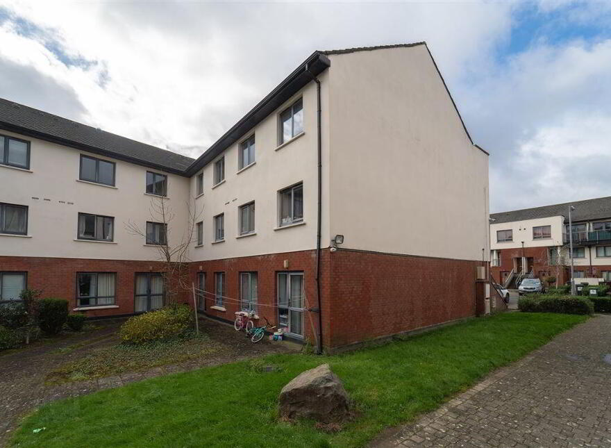30 Rosse Court Terrace, Lucan, K78P020