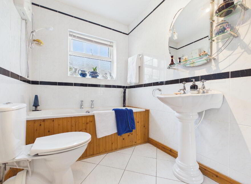 Shanagarry North, Garryvoe, Garryvoe, P25HF89