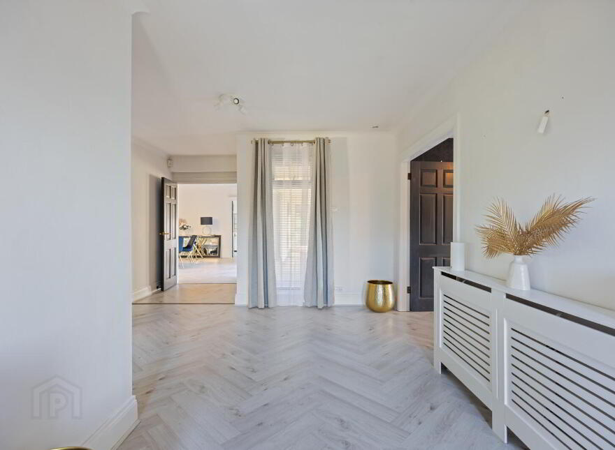 27 Cultra Avenue, Cultra, Holywood, BT18 0AZ