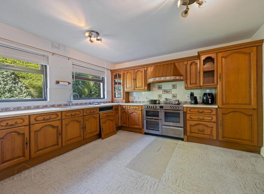 27 Cultra Avenue, Cultra, Holywood, BT18 0AZ
