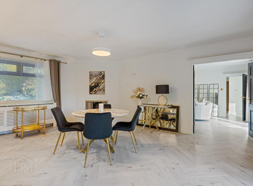 27 Cultra Avenue, Cultra, Holywood, BT18 0AZ