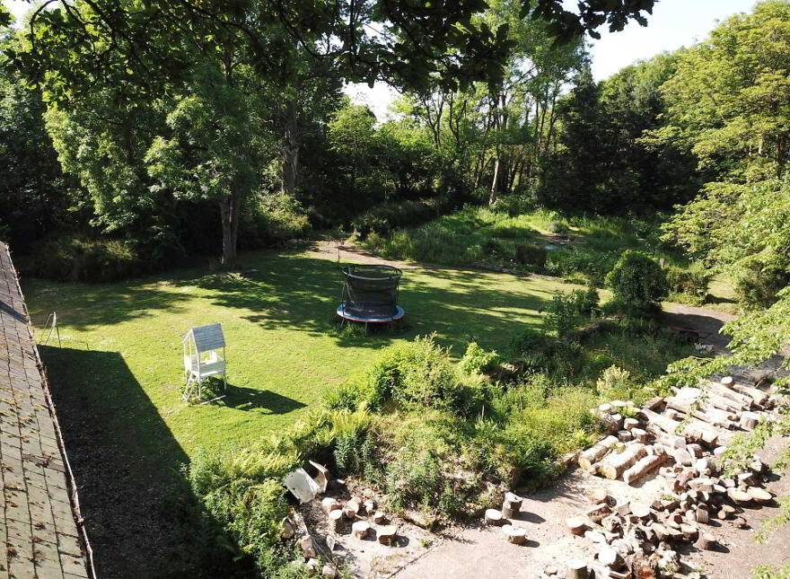 Lawnakilla House, Irvinestown Road, Enniskillen, BT74 6GS