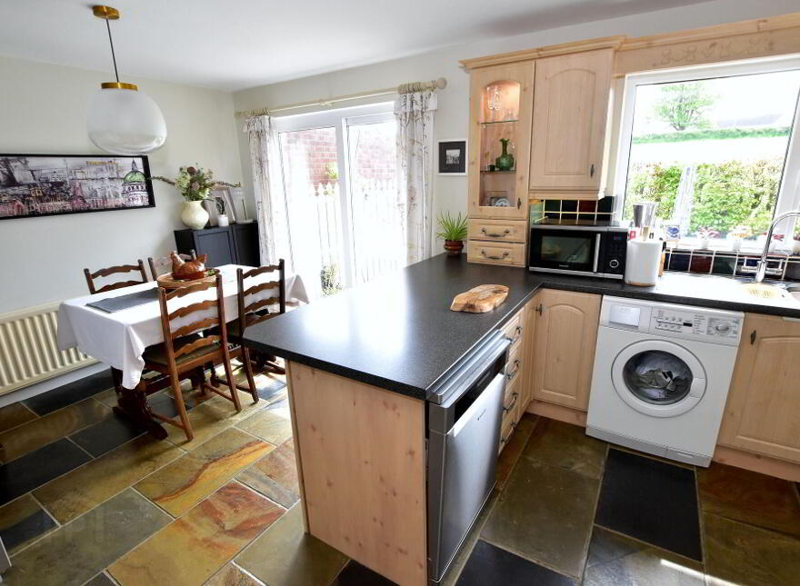 30 Ashcroft Close, Lower Ballinderry, Lisburn, BT28 2AZ