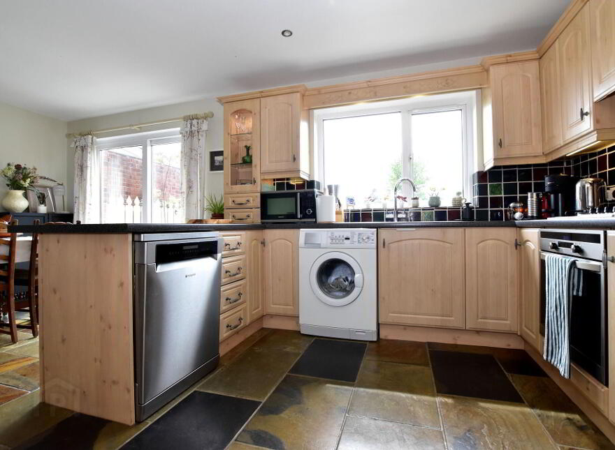 30 Ashcroft Close, Lower Ballinderry, Lisburn, BT28 2AZ