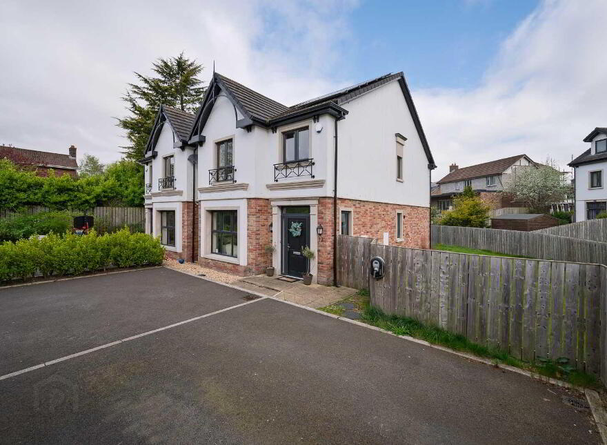 17 Castlehill Wood, Belfast, BT4 3PJ