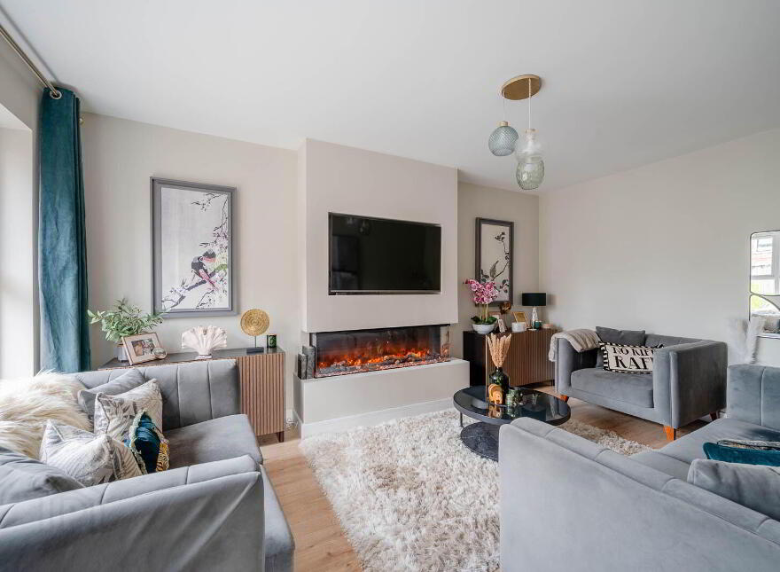 17 Castlehill Wood, Belfast, BT4 3PJ