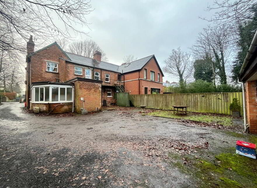 86 Balmoral Avenue, Belfast, BT9 6NY