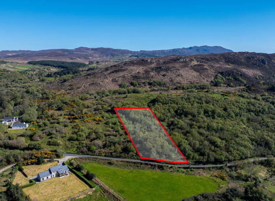 Land, In High Glen, Glenmenagh, Carrigart