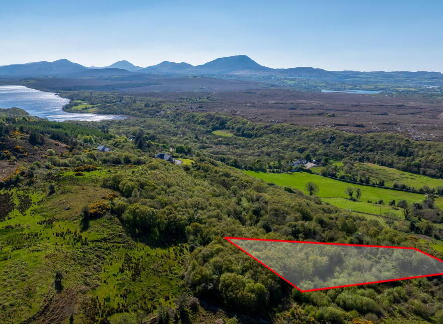 Land, In High Glen, Glenmenagh, Carrigart