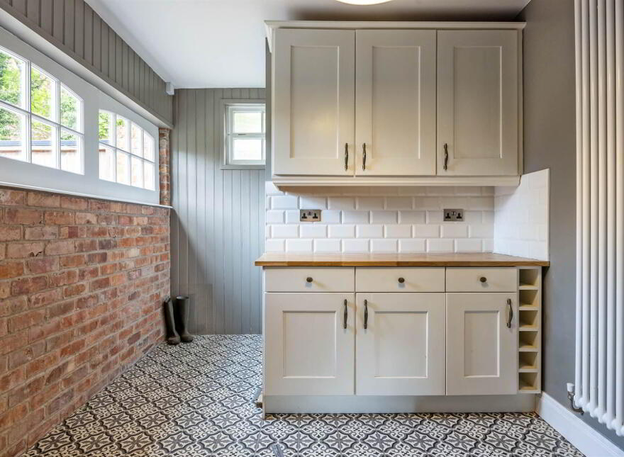 Benburb House, 31 Kings Road, Ballyhackamore, Belfast, BT5 6JG