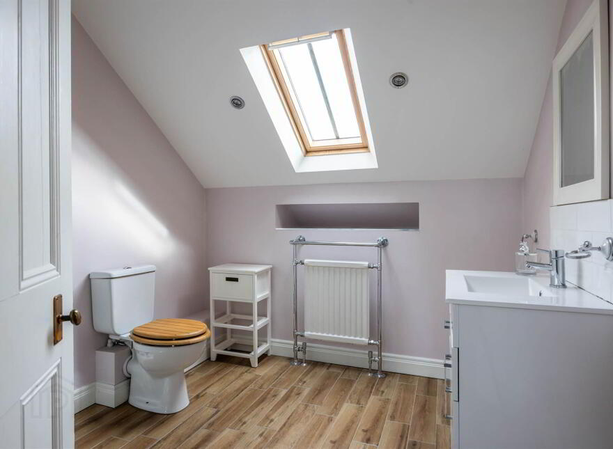 Benburb House, 31 Kings Road, Ballyhackamore, Belfast, BT5 6JG