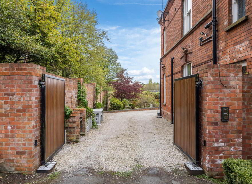 Benburb House, 31 Kings Road, Ballyhackamore, Belfast, BT5 6JG