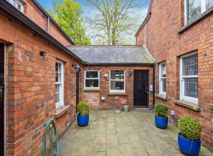 Benburb House, 31 Kings Road, Ballyhackamore, Belfast, BT5 6JG