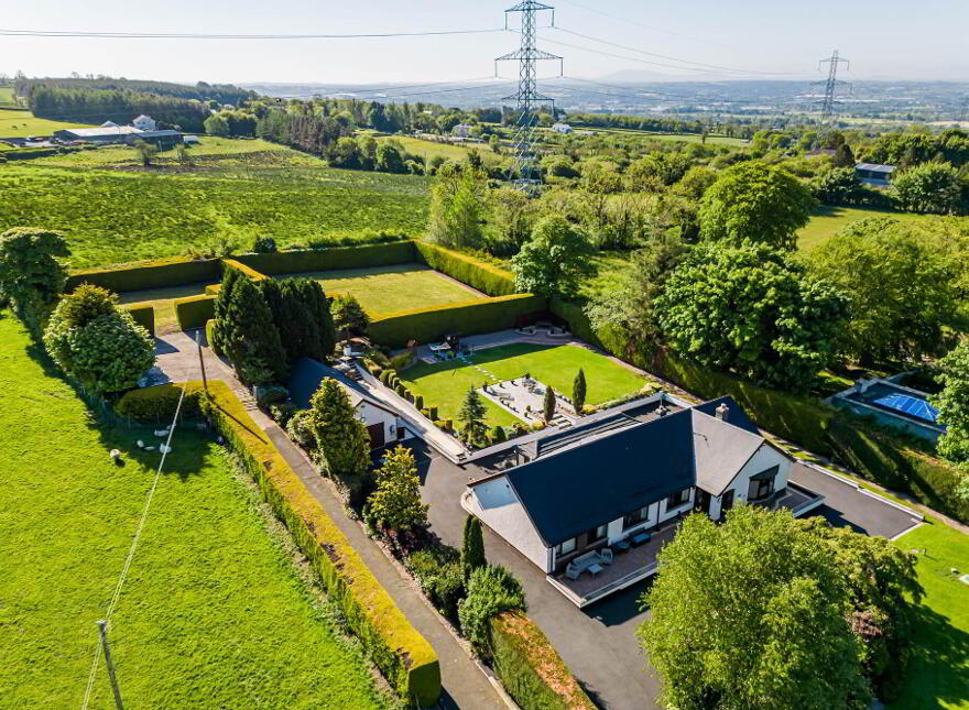 18 Whinney Hill, Lisburn, BT28 3UZ