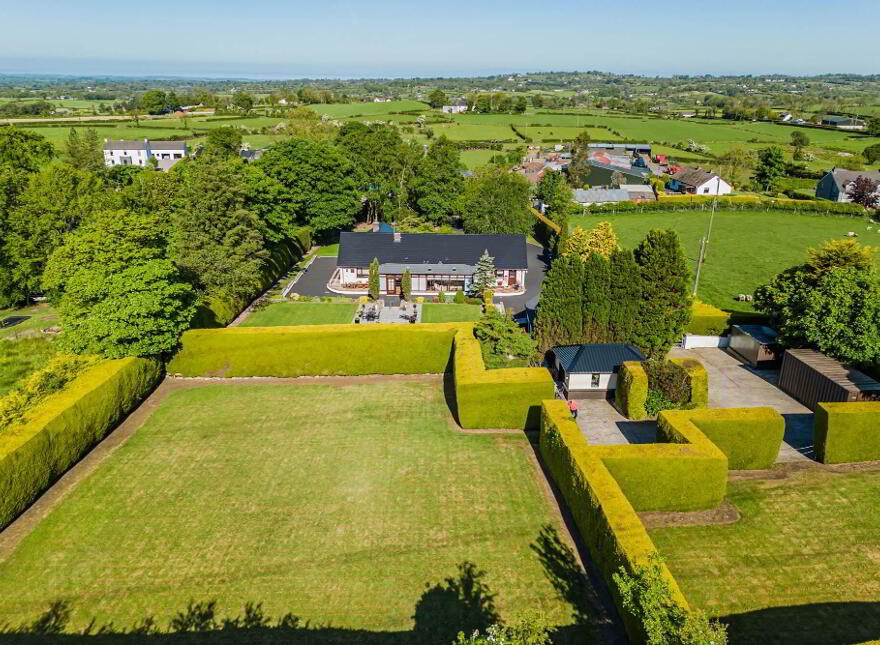 18 Whinney Hill, Lisburn, BT28 3UZ