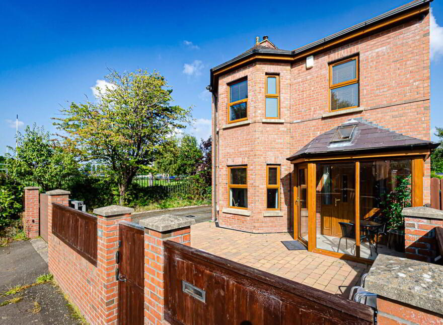59 Onslow Gardens, Ravenhill, Belfast, BT6 0AQ