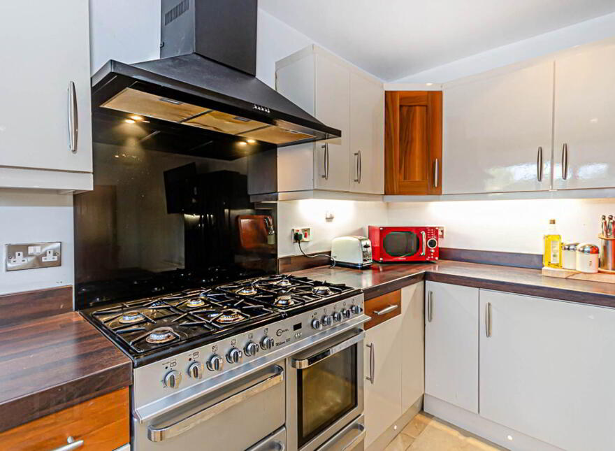 59 Onslow Gardens, Ravenhill, Belfast, BT6 0AQ