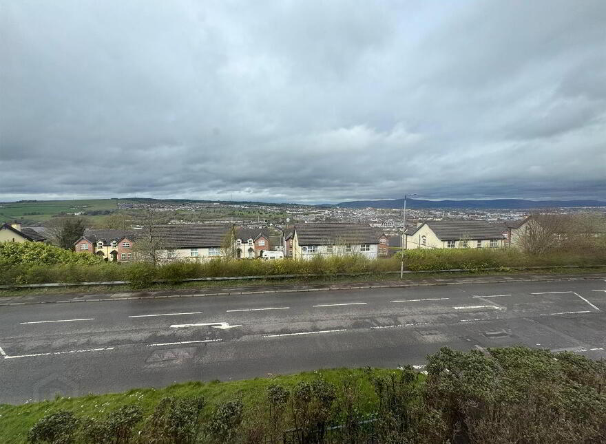 4 Woodside Heights, Derry, BT47 2LQ