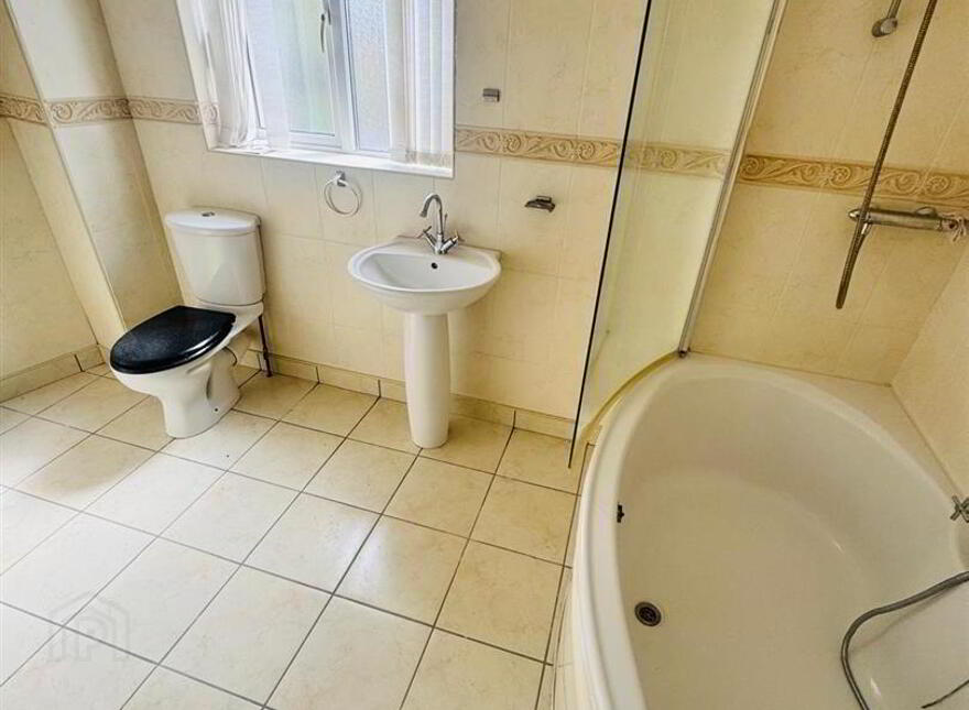 4 Woodside Heights, Derry, BT47 2LQ