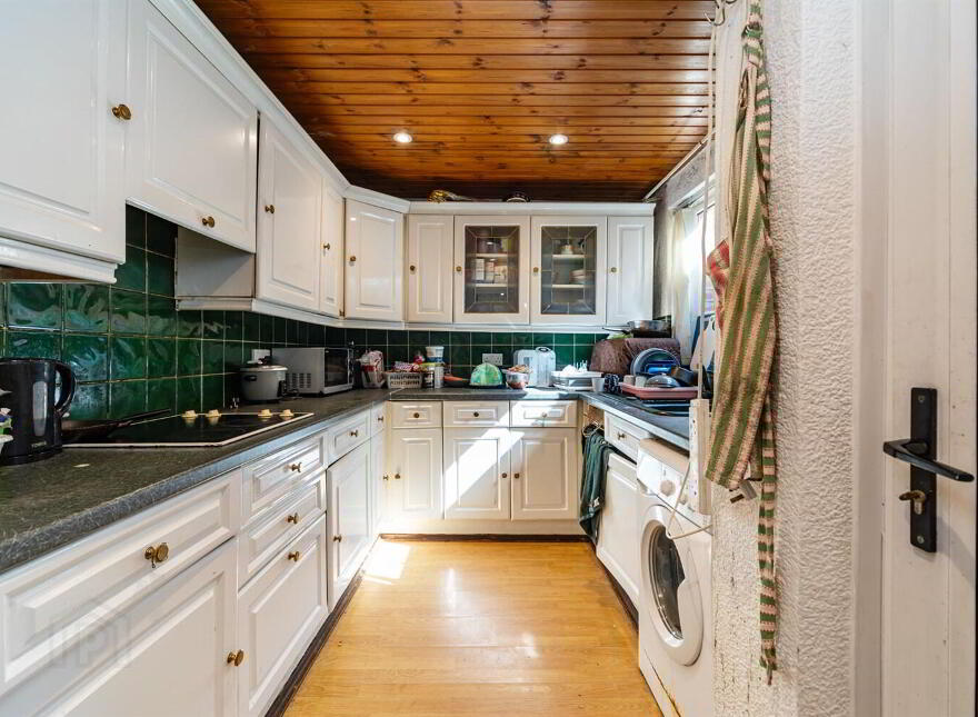 20 Ebor Parade, Belfast, BT12 6NS