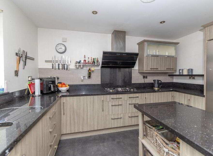 13 Cloughmore View, Warrenpoint, Newry, BT34 3TP