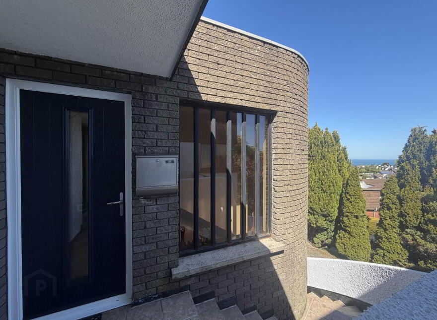 3 Whinfield, Larne, BT40 2LD