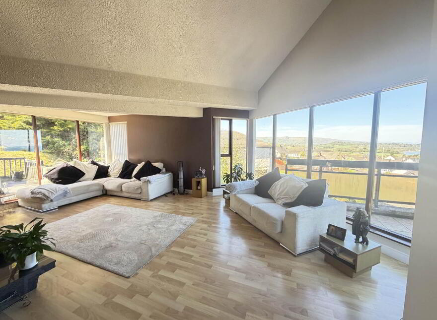 3 Whinfield, Larne, BT40 2LD