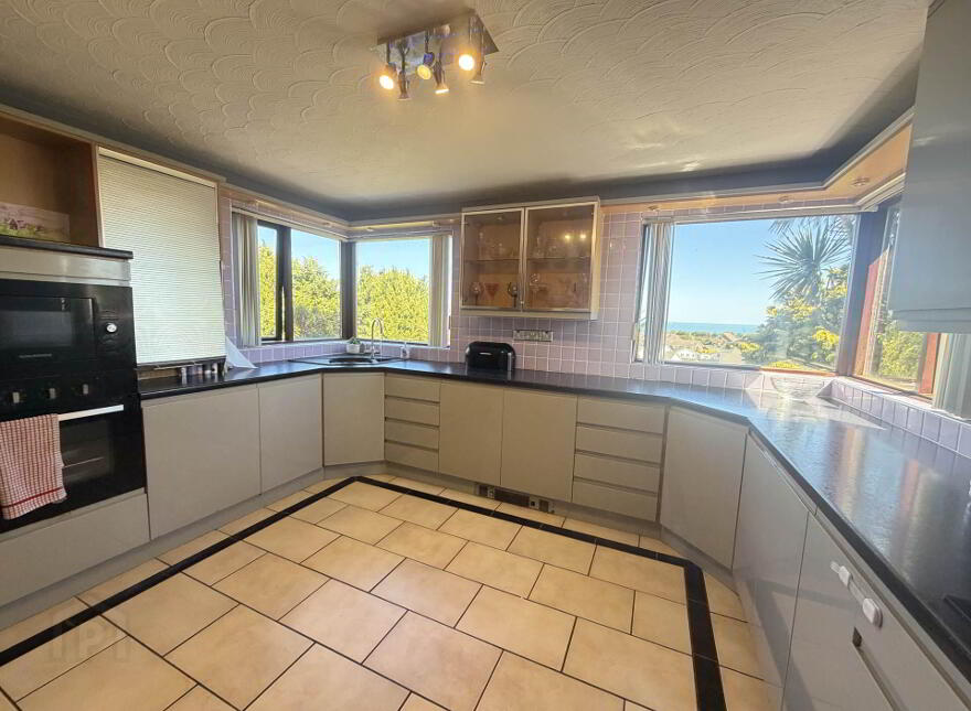 3 Whinfield, Larne, BT40 2LD