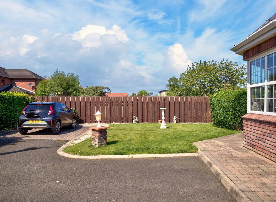 23 Randal Park, Portrush, BT56 8JJ