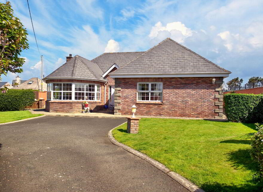23 Randal Park, Portrush, BT56 8JJ