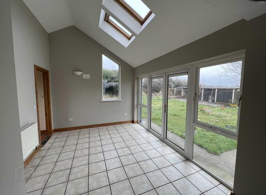 1 Lisacul Manor, Lisacul, Castlerea, F45N998