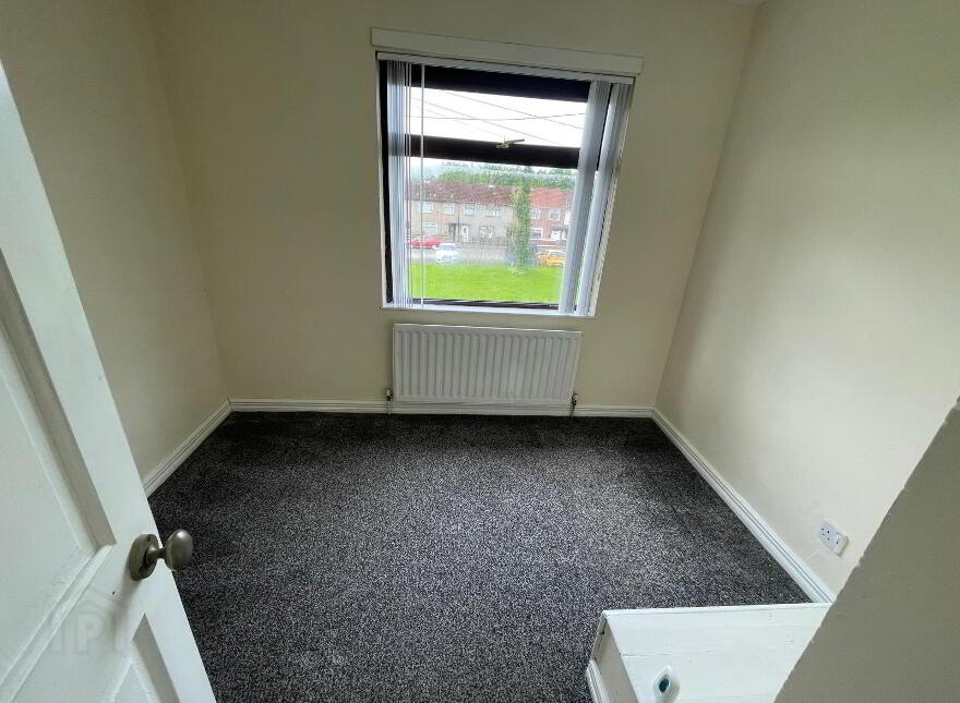 8 Bengore Gardens, Larne, BT40 2AW