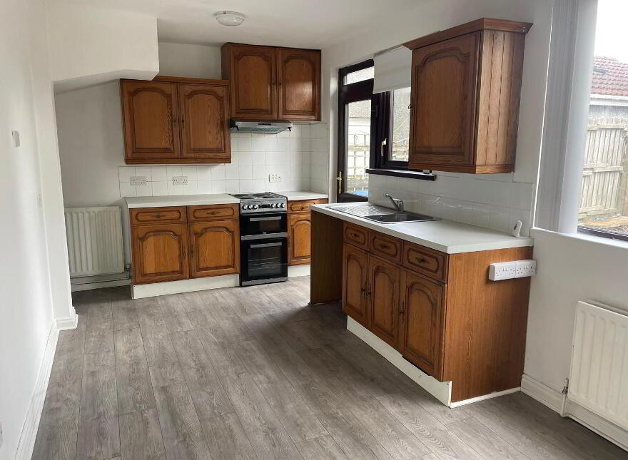 8 Bengore Gardens, Larne, BT40 2AW