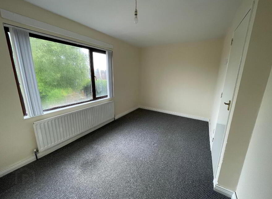 8 Bengore Gardens, Larne, BT40 2AW