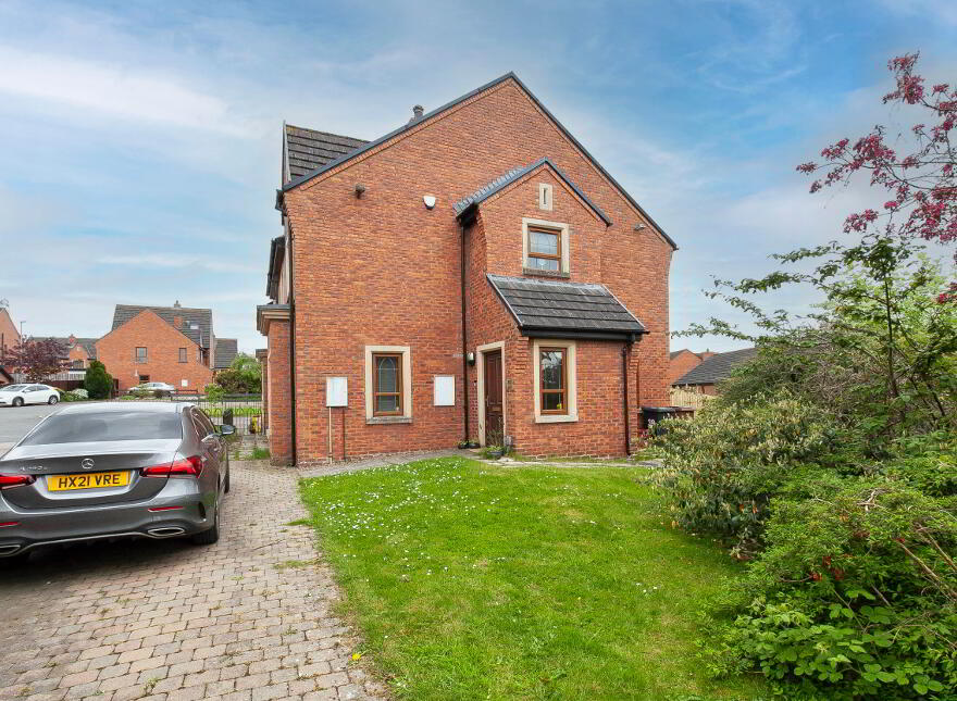38 Brooke Hall Heights, Belfast, BT8 6WN