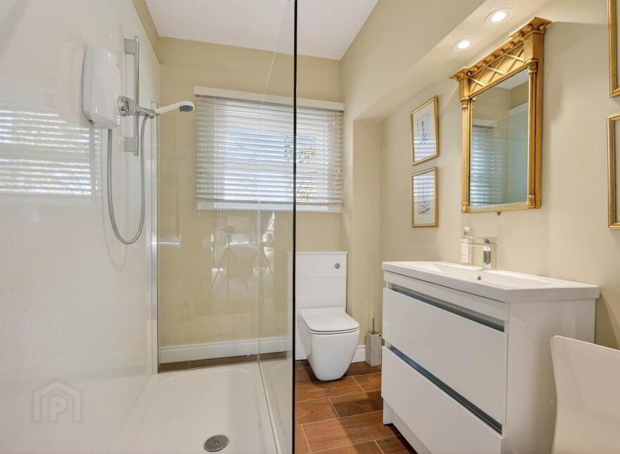 "Trumra Villa", 19 Lisburn Road, Moira, BT67 0JR