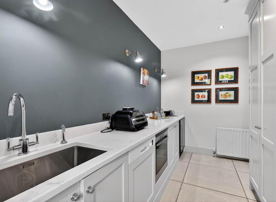 "Trumra Villa", 19 Lisburn Road, Moira, BT67 0JR