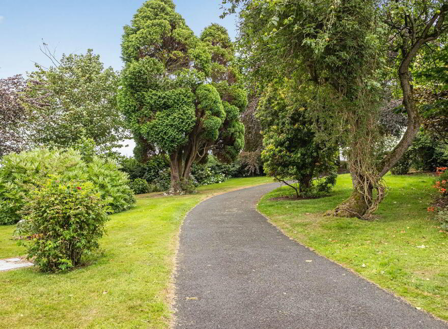 "Trumra Villa", 19 Lisburn Road, Moira, BT67 0JR