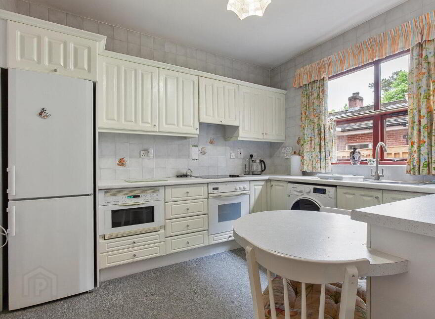 Flat 2 Marlborough Lodge, 78A Marlborough Park North, Belfast, BT9 6HJ