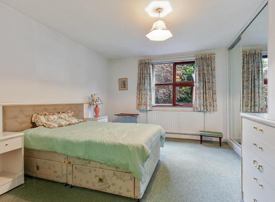 Flat 2 Marlborough Lodge, 78A Marlborough Park North, Belfast, BT9 6HJ