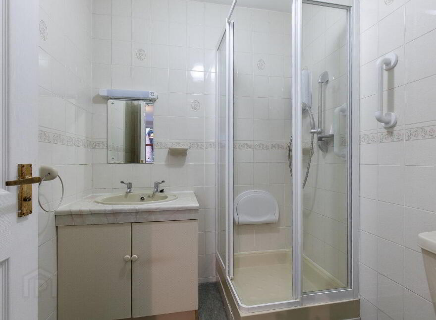 Flat 2 Marlborough Lodge, 78A Marlborough Park North, Belfast, BT9 6HJ
