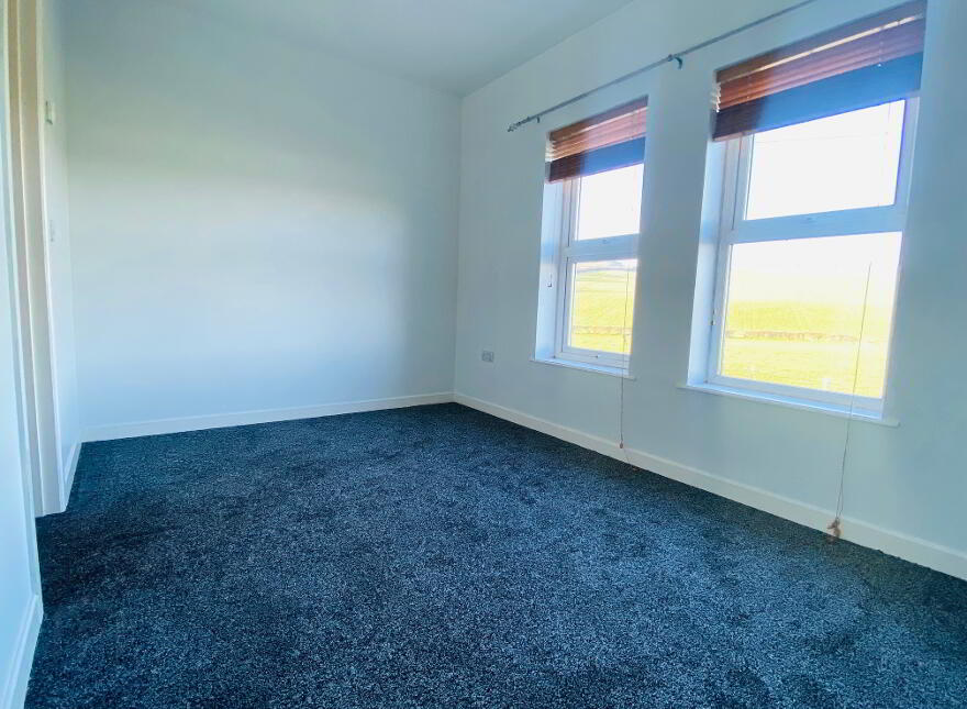 12 Holm Terrace, Dromore, BT25 1HN