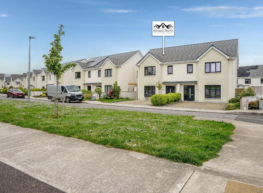 19 The Square, Elmbury, Carrigtwohill, T45C662