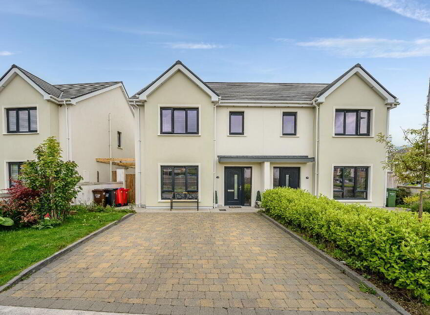 19 The Square, Elmbury, Carrigtwohill, T45C662