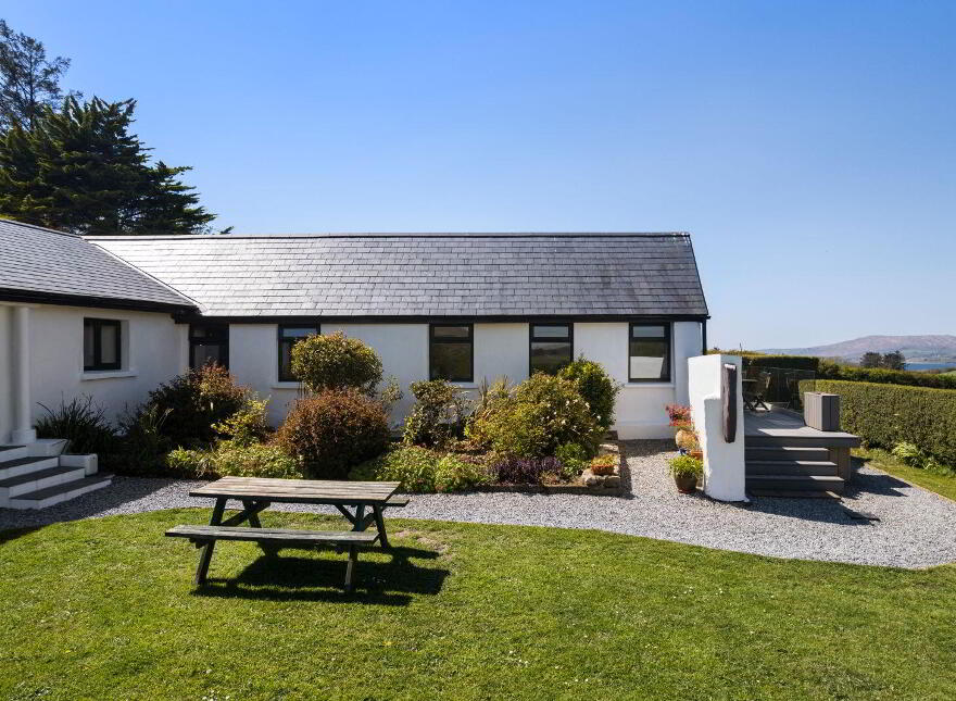 Derryfunshion Cottage, Derryfunshion, Durrus, P75CX76