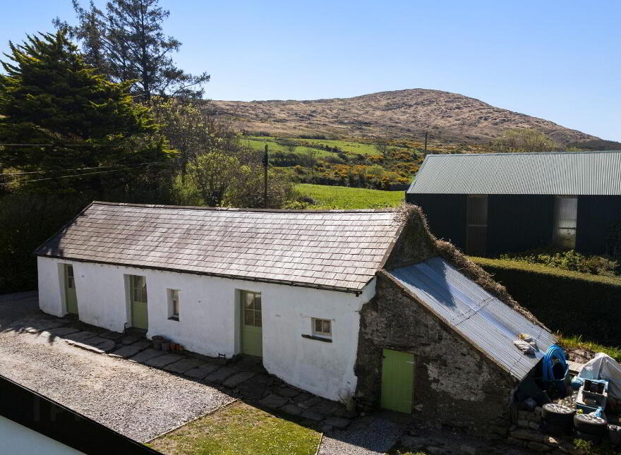Derryfunshion Cottage, Derryfunshion, Durrus, P75CX76