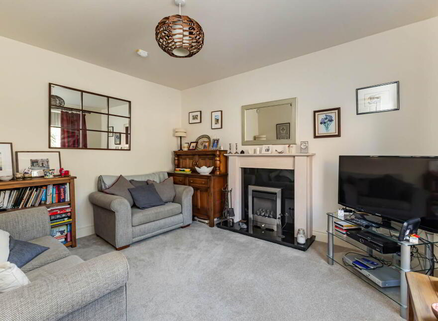 8 Sir Richard Wallace View, Lisburn, BT28 3NY